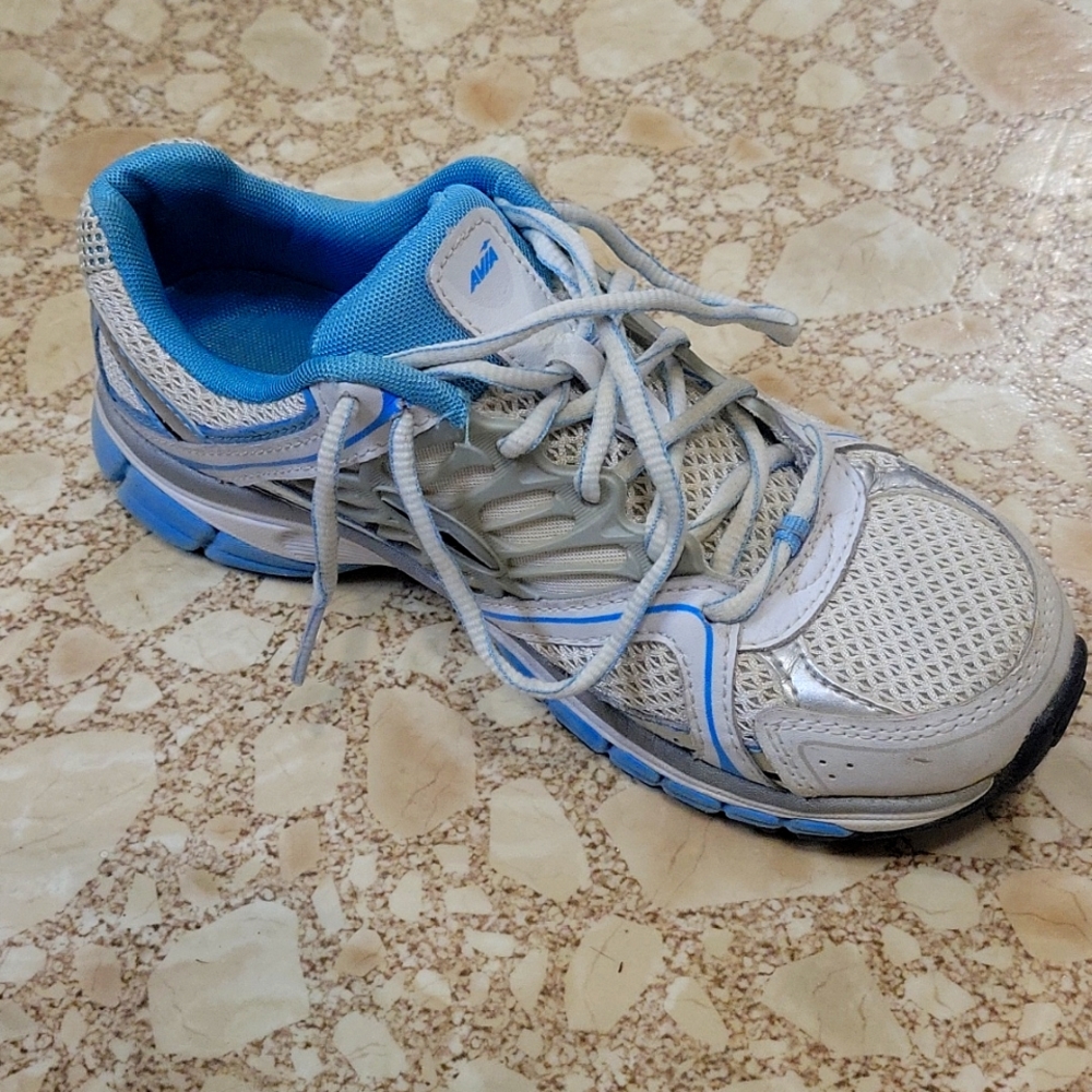 Avia shoes